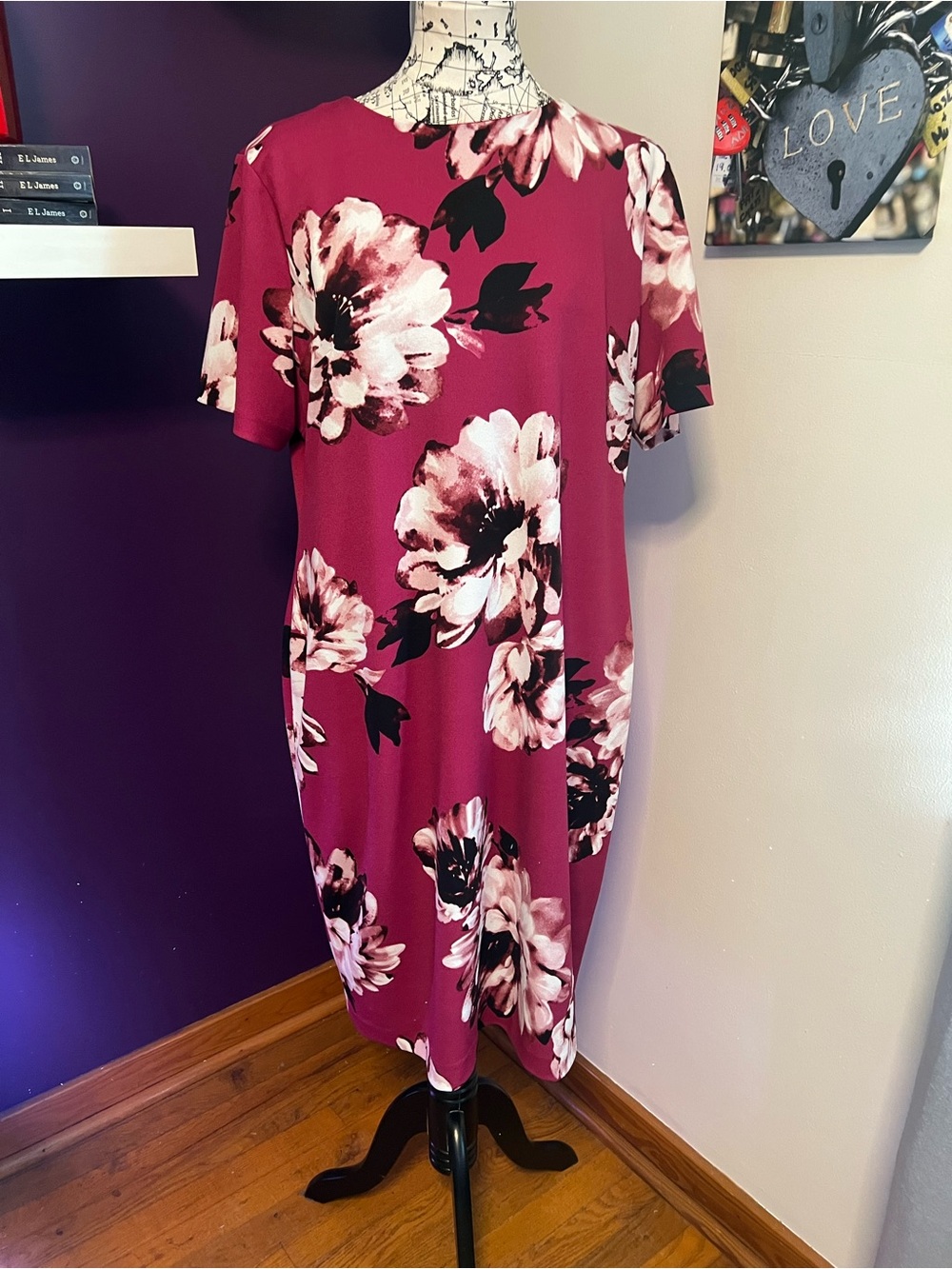 Chelsea Rose Plus Size Floral Magenta Midi Dress with Short Sleeves